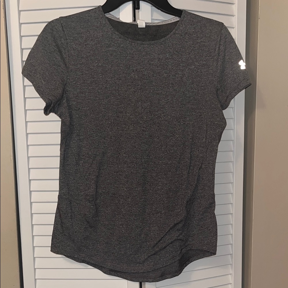 Under Armour Women's Gray T-Shirt